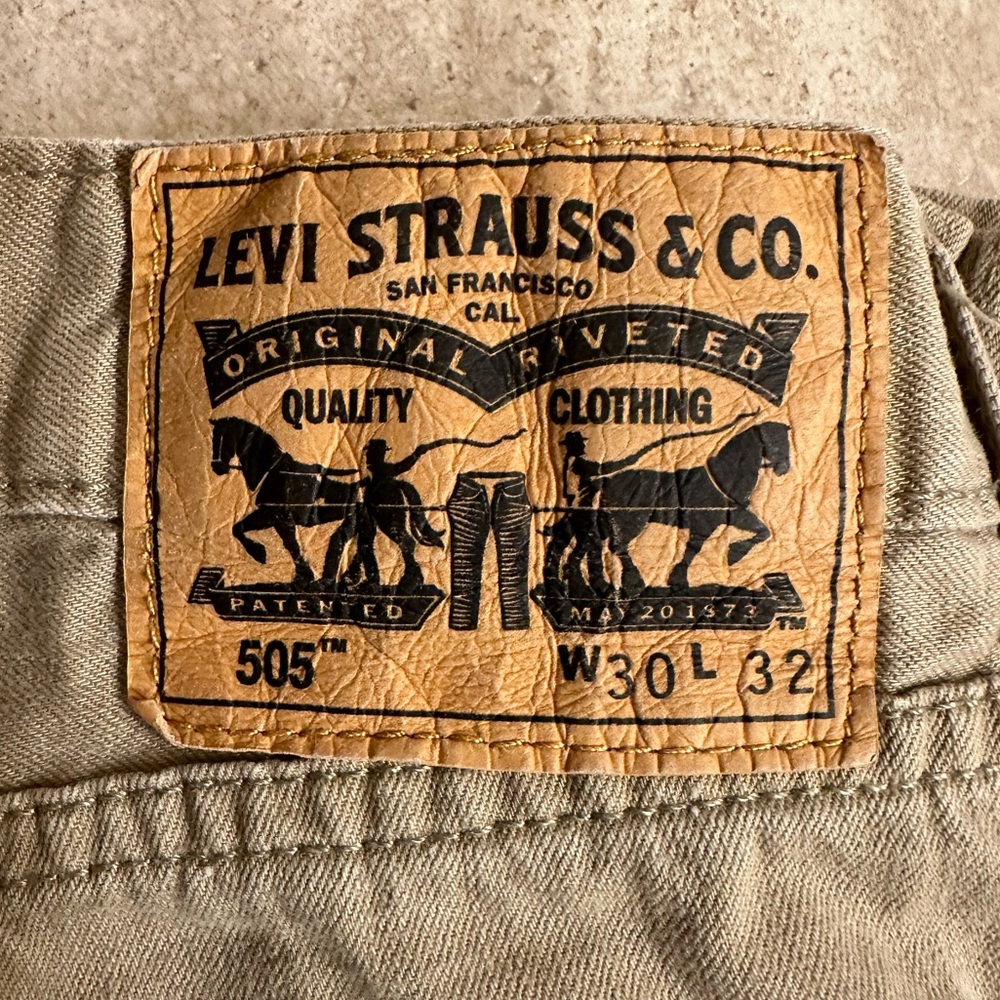 Men’s Tan Levi jeans 30 x 32